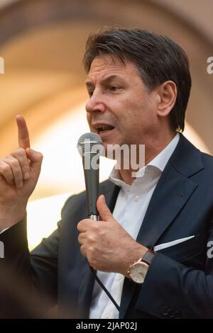 30/05/2022- Italien, Lombardei, Crema, Giuseppe Conte von Movimento Cinque Stelle, zur Unterstützung des Bürgermeisterkandidaten Stockfoto