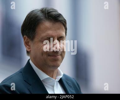 30/05/2022- Italien, Lombardei, Crema, Giuseppe Conte von Movimento Cinque Stelle, zur Unterstützung des Bürgermeisterkandidaten Stockfoto