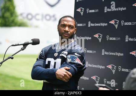 Gillette Stadium. 31.. Mai 2022. MA, USA; Sicherheit der New England Patriots Adrian Phillips (21) spricht bei der OTA des Teams im Gillette Stadium mit den Medien. Eric Canha/CSM/Alamy Live News Stockfoto