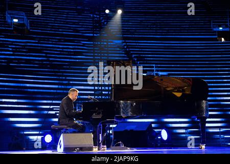 Verona, Italien 11. September 2020. Der berühmteste italienische Lyriker Mogol alias Giulio Rapetti Mogol während seines Live-Vors in der Arena di Verona. Stockfoto