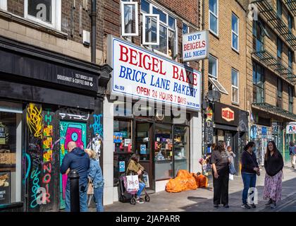 Die berühmte 24-Stunden-Bäckerei Beigal Bake in der Brick Lane in East London, Großbritannien. Stockfoto