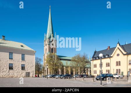 Schloss Linkoping, Kathedrale und Rathaus an einem sonnigen Tag im Frühling in Schweden. Das Schloss und der Dom sind etwa 900 Jahre alt. Stockfoto