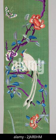 Ärmel mit dem Motiv eines Paradiesvogels auf einem Ast einer Kamelie unbekannt Stockfoto