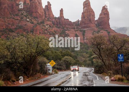 Panoramastraße zur Kapelle des Heiligen Kreuzes, Sedona, Arizona, USA Stockfoto