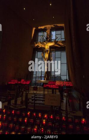 Innenraum der Kapelle des Heiligen Kreuzes, Sedona, Arizona, USA Stockfoto