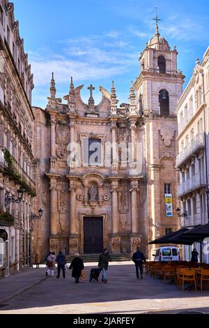 Ourense, Spanien januar 21 2022, Hauptfassade der Kathedrale im romanischen Stil Stockfoto