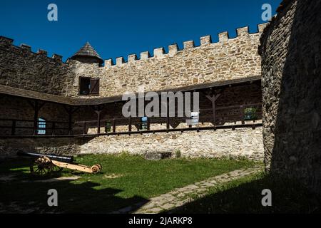 Burg Stara Lubovna in der Slowakei. Außenansicht des Freilichtmuseums, Slowakische Republik. Stockfoto