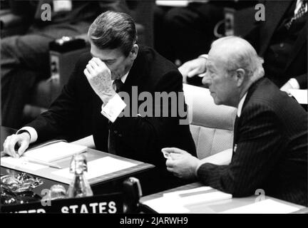 US-Präsident Ronald Reagan und US-Außenminister George Shultz. Stockfoto