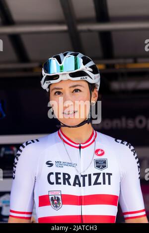 Kathrin Schweinberger vom CERATIZIT WNT Pro Cycling Team beim RideLondon Classique Radrennen, Etappe 1, in Maldon, Essex, Großbritannien Stockfoto