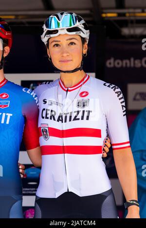 Kathrin Schweinberger vom CERATIZIT WNT Pro Cycling Team das RideLondon Classique Radrennen, Etappe 1, in Maldon, Essex, Großbritannien Stockfoto