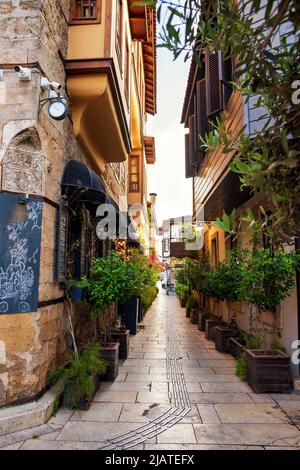 Antalya, Türkei. Häuser in der historischen District von Antalya Kaleici, Türkei. Die Altstadt von Antalya ist ein beliebtes Ausflugsziel bei Touristen. Stockfoto