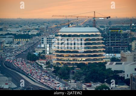 Burger Building In Der Nähe Des Ramada Signal Salwa Road Doha Stockfoto