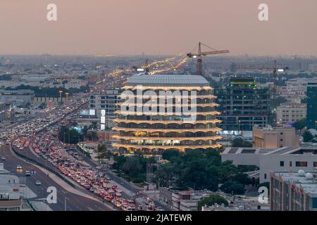 Burger Building In Der Nähe Des Ramada Signal Salwa Road Doha Stockfoto