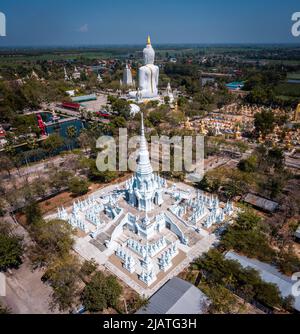 Tempel, buddhas und Skulpturen von Wat Phai Rong Wua in Suphan Buri, Thailand Stockfoto