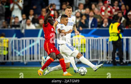 Sadio Mane (Liverpool), Casemiro (Real), Toni Kroos (Real) FC Liverpool – Real Madrid Paris, Champions League, Finale, 28.05.2022, Fußball; Saison Stockfoto