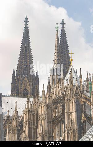 Kölner Dom ist eine römisch-katholische Kirche in Köln. Stockfoto