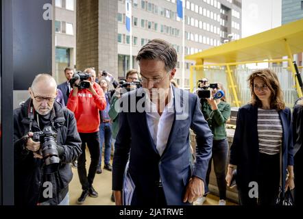 2022-06-01 12:07:20 GRONINGEN - Premierminister Mark Rutte während eines Arbeitsbesuchs in der Provinz Groningen, gewidmet dem Fortschritt der Verstärkung im Erdbebengebiet und der Beilegung der Schäden. ANP ROBIN VAN LONKHUIJSEN niederlande Out - belgien Out Stockfoto