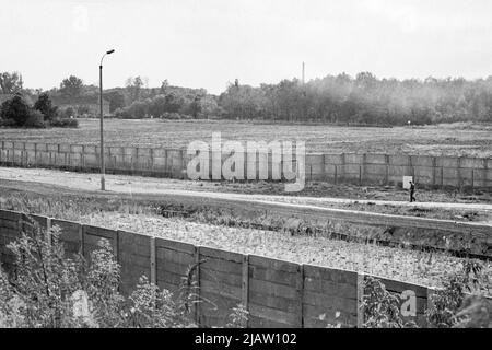 Die DDR-Grenze bei Staaken zwischen Ost- und West-Berlin im Jahr 1989 Stockfoto
