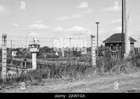 Die DDR-Grenze bei Staaken zwischen Ost- und West-Berlin im Jahr 1975 Stockfoto