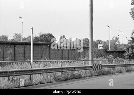 Die DDR-Grenze bei Staaken zwischen Ost- und West-Berlin im Jahr 1989 Stockfoto