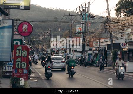 Vielbefahrene Straßen in Thailand Stockfoto