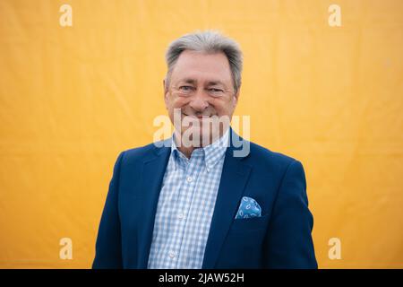 Hay-on-Wye, Wales, Großbritannien. 1.. Juni 2022. Alan Titchmarsh Portraits auf dem Hay Festival 2022, Wales. Quelle: Sam Hardwick/Alamy. Stockfoto