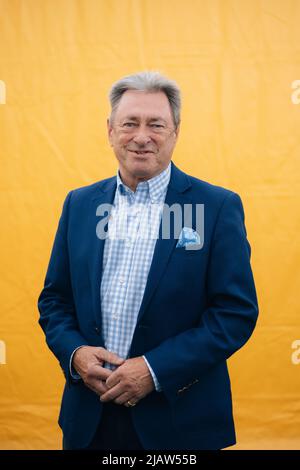 Hay-on-Wye, Wales, Großbritannien. 1.. Juni 2022. Alan Titchmarsh Portraits auf dem Hay Festival 2022, Wales. Quelle: Sam Hardwick/Alamy. Stockfoto