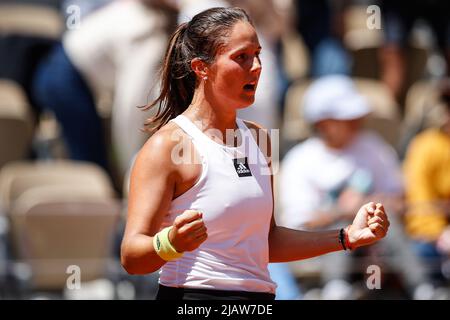 Daria KASATKINA von Russland feiert seinen Sieg während des Tages elf von Roland-Garros 2022, French Open 2022, Grand Slam Tennisturnier am 01. Juni 2022 im Roland-Garros-Stadion in Paris, Frankreich - Foto Matthieu Mirville / DPPI Stockfoto