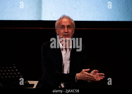 Il direttore del Fatto Quotidiano, Marco Travaglio, al Festival del giornalismo a Perugia Stockfoto