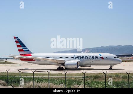 Barcelona, Spanien. 31.. Mai 2022. Das Flugzeug von American Airlines ist am Flughafen El Prat zu sehen. Kredit: SOPA Images Limited/Alamy Live Nachrichten Stockfoto
