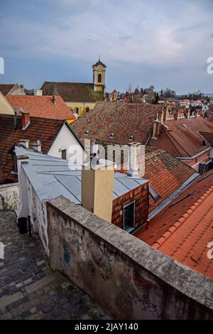 Straßen von Szentendre, einer Stadt am Fluss in der Provinz Pest, Ungarn, Stockfoto