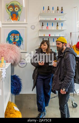 Lady Brewery Partys mit Designern in Reykjavik, Island Stockfoto