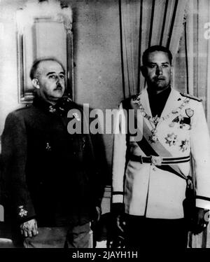 Ciano trifft Franco: Graf Ciano, der italienische Außenminister (rechts) mit General Francisco, dem spanischen Diktator, während ihrer Konferenz in San Sebastian. Ciano spielte einen Besuch der Freundschaft in Spanien. 17. Juli 1939. Stockfoto