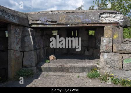 Sarpsborg, Norwegen - 20. Mai 2022: Die Festung Greaker liegt auf einem steilen Hügel über dem Stadtzentrum. Während des Zweiten Weltkriegs während der Germa war es im Kampf Stockfoto