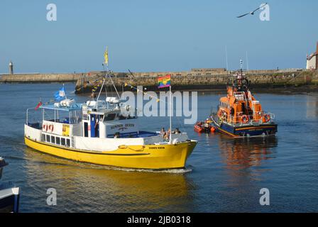 RNLI Rettungsboot im Hafen, Whitby, North Yorkshire, England, Großbritannien. Stockfoto