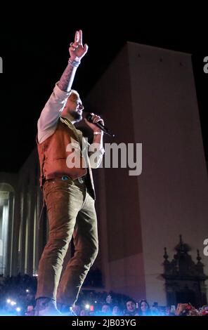 Christian Nodal bei einem Konzert während der Pitic 2022-Feierlichkeiten auf dem Emilaina de Zubeldia-Platz und dem Museum der Universität von Sonora am 29. Mai in Hermosillo Sonora Mexiko. (© Photo Tiradorestrella von NortePhoto.com) Christian Nodal en concierto, durante las fiestas del Pitic 2022 en la plaza Emilaina de Zubeldia y Museo de la Unoversidad de Sonora el el el 29 Mayo en Hermosillo Sonora Mexiko. (© Foto Tiradorestrella von NortePhoto.com) Stockfoto