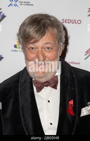 London, Großbritannien. 01.. Juni 2022. Stephen Fry nimmt an den Rainbow Honors in der Northumberland Avenue 8 in London Teil. Kredit: SOPA Images Limited/Alamy Live Nachrichten Stockfoto