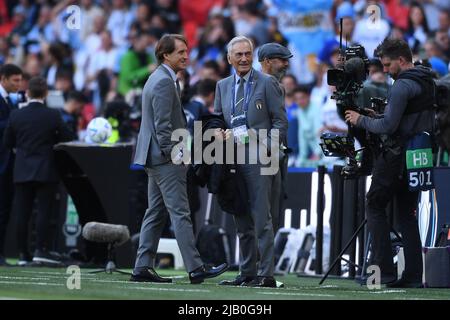 Roberto Mancini Coach (Italien)Gabriele Gravina (FIGC) während des UEFA Champions League-Spiels zwischen Italien 0-3 Argentinien im Wembley-Stadion am 1. Juni 2022 in London, England. Quelle: Maurizio Borsari/AFLO/Alamy Live News Stockfoto