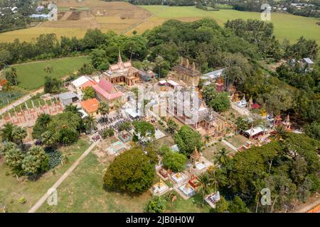 Luftaufnahme des Campus des Khmer-Tempels Bung Coc, SoC Trang, Vietnam Stockfoto