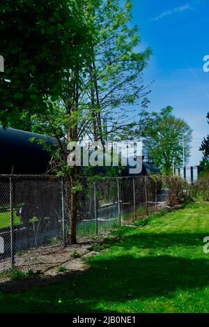 Bild eines sich bewegenden Güterzuges in Windsor, Ontario, Kanada, auf dem Weg in die USA Stockfoto