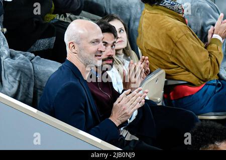 Paris, Frankreich. 31.. Mai 2022. Thierry Omeyer nimmt am 31. Mai 2022 am French Open Semifinale zwischen Novak Djokovic und Rafael Nadal im Roland-Garros-Stadion in Paris, Frankreich, Teil - Credit: Victor Joly/Alamy Live News Stockfoto