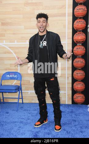 Los Angeles, Kalifornien. 1.. Juni 2022. Bei Ankunft für HUSTLE Premiere, Westwood Regency Village Theater, Los Angeles, CA 1. Juni 2022. Kredit: Elizabeth Goodenough/Everett Collection/Alamy Live Nachrichten Stockfoto