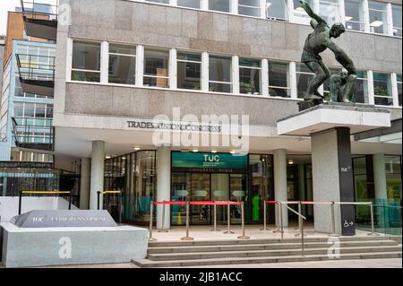 London, Großbritannien - 3. Mai 2022: Das Trades Union Congress Building in London Stockfoto