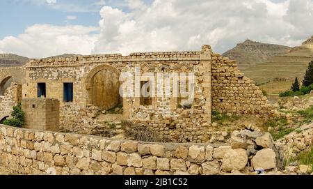 9 Mai 2022 Derik Mardin Türkei. Ruinierte Kirche in Derik Mardin Stockfoto