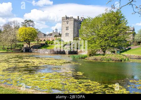Der See am Sizergh Castle im englischen Lake District in der Nähe von Kendal, Cumbria, England Stockfoto