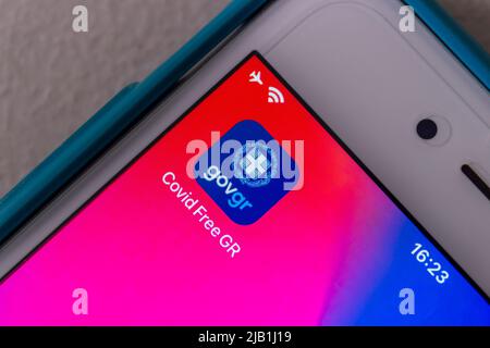 Kumamoto, JAPAN - Jul 14 2021 : Covid Free GR (offizielle griechische App zur Verifizierung der europäischen digitalen COVID-Zertifizierung) auf einem iPhone-Bildschirm Stockfoto