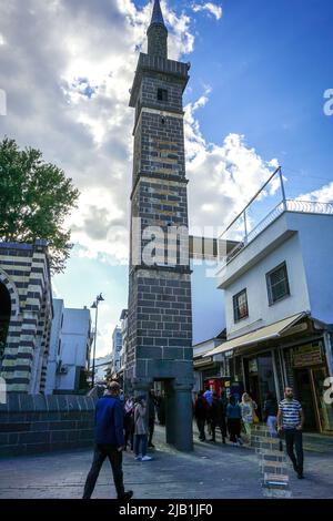 8 Mai 2022 Diyarbakir Türkei. Sheikh Matar vierbeinige Minarett-Moschee in Diyarbakir Stockfoto