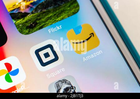 Kumamoto, JAPAN - Aug 26 2021 : Logo des Online-Zahlungsdienstes Square auf dem iPhone. Square ist ein US-amerikanisches Finanzdienstleistungs- und Zahlungsunternehmen in SF, CA. Stockfoto