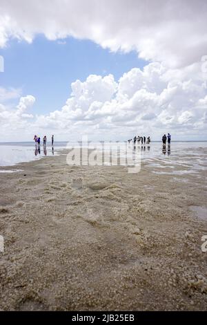 15. Mai 2022 Aksaray Türkei. Tuz golu Salzsee bei Aksaray an einem bewölkten Tag Stockfoto