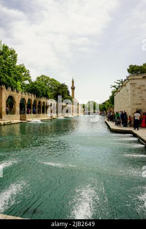 14 Mai 2022 Sanliurfa Türkei. Urfa Balikligol Halil ul Rahman Moschee in Sanliurfa Türkei Stockfoto